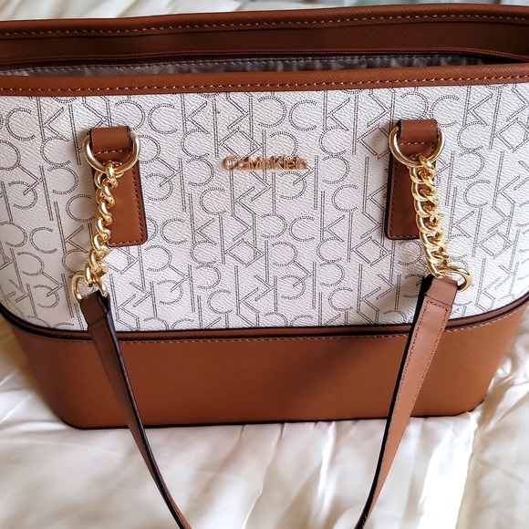 Calvin Klein Signature Handbag - Picture 14 of 14